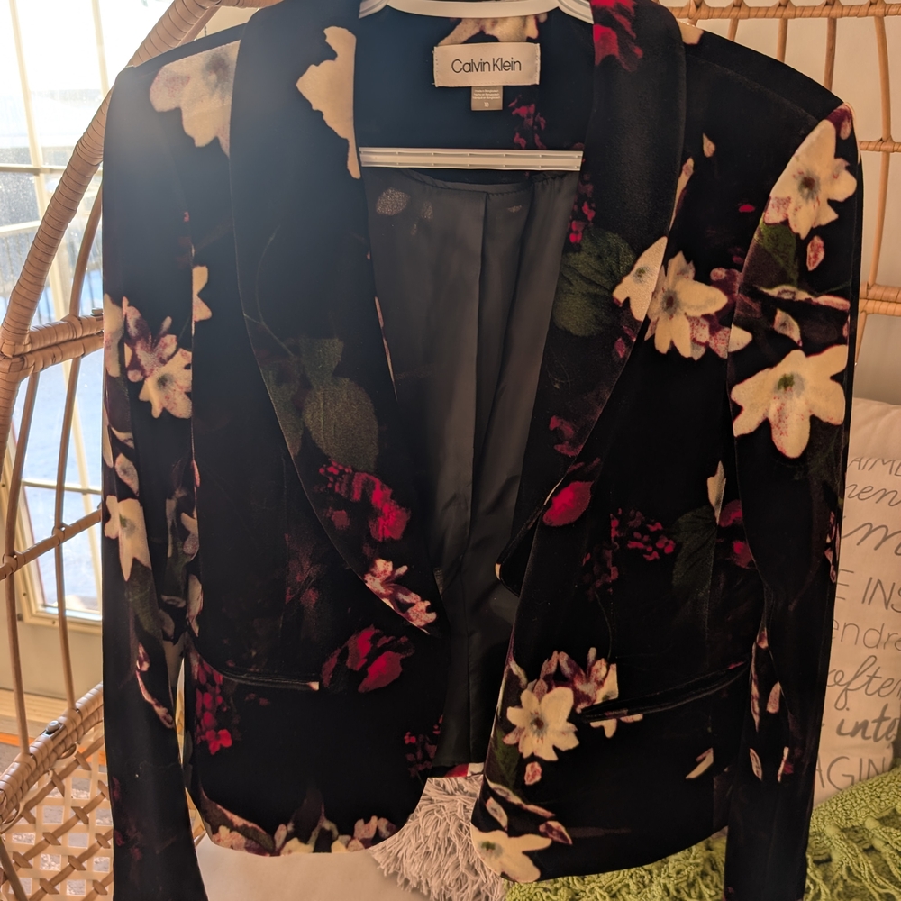 Calvin Klein Women's Floral Blazer - Black and White with Red Accents